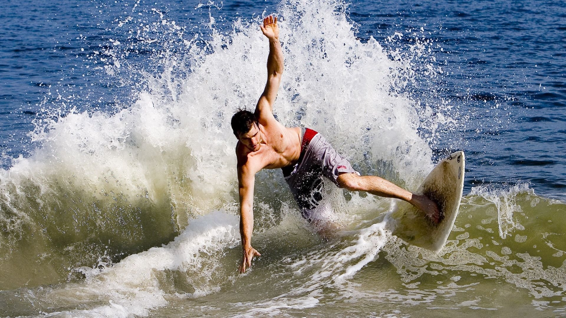 “费尔南多·比亚尔巴：橄榄球战术革新的先锋，阿根廷美洲狮队的未来巨星”